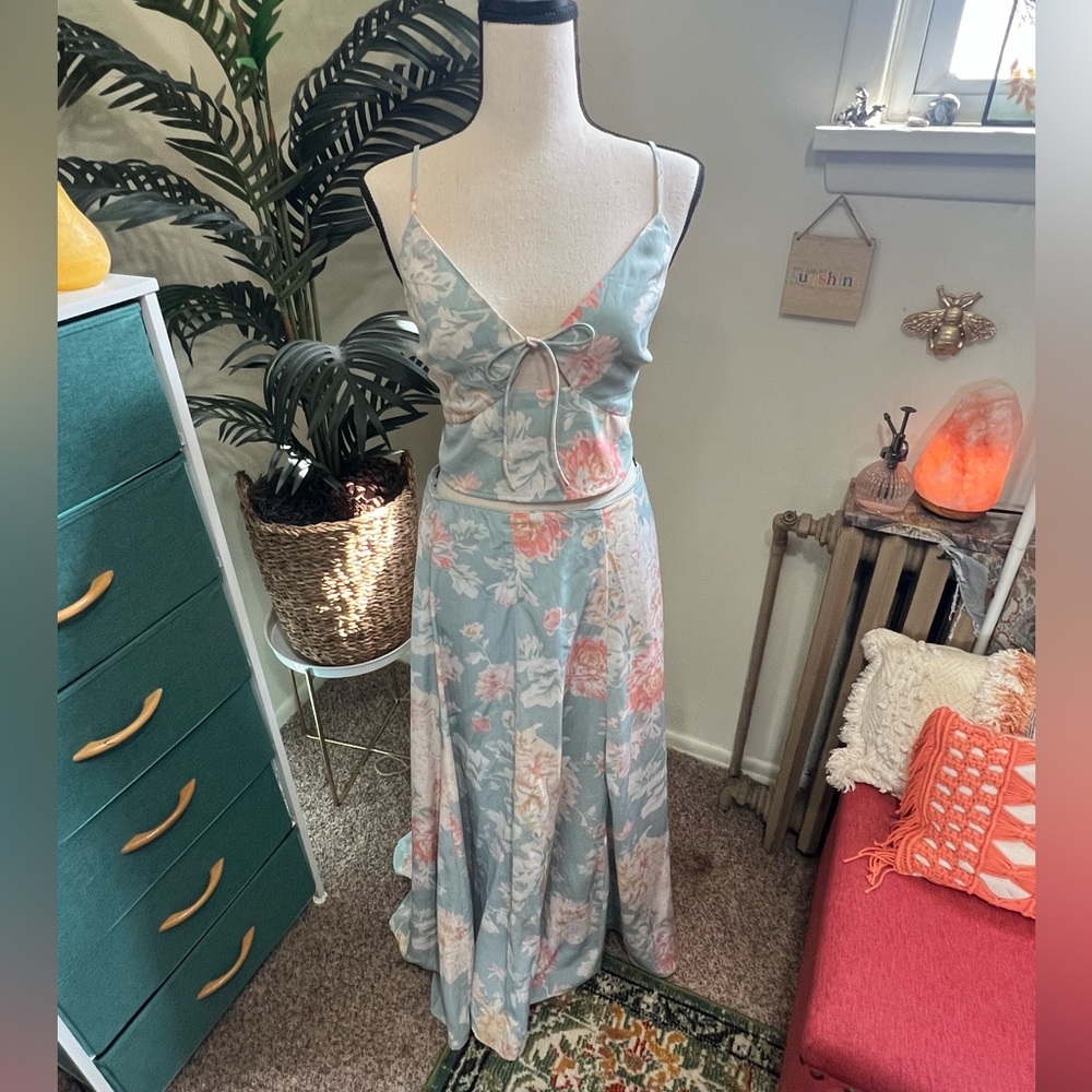 Abercrombie and Fitch blue and pink floral 2 piece midi skirt set (M)